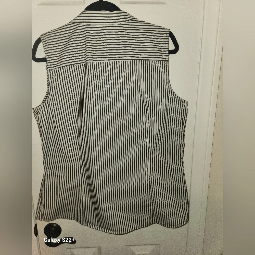 Black and White Striped Sleeveless Blouse SKU A08 - Picture 2 of 5